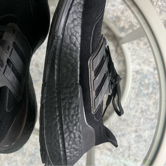 ADIDAS UltraBoost 21 running shoe. Size 7.5 worn once - Picture 6 of 15